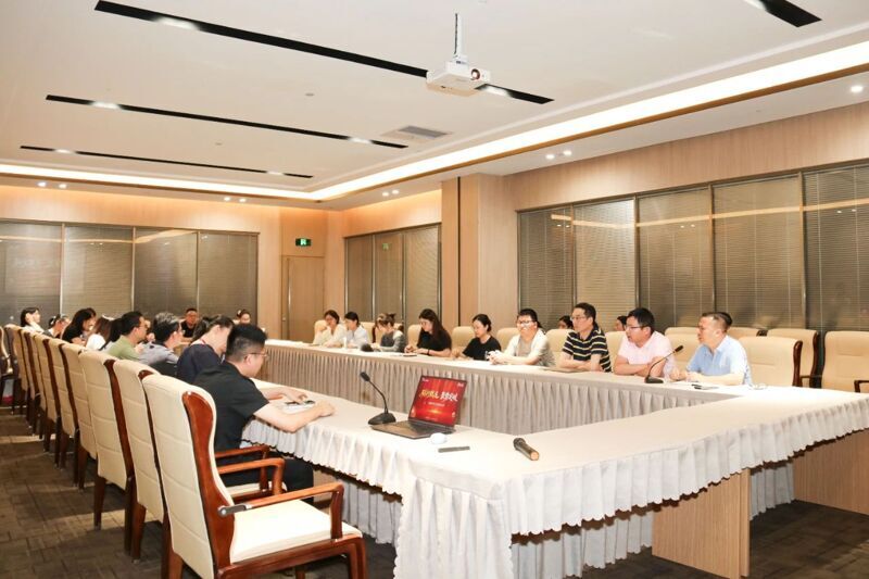 砺行致远 聚势突破！yl6809永利官网2025年中会议圆满举行